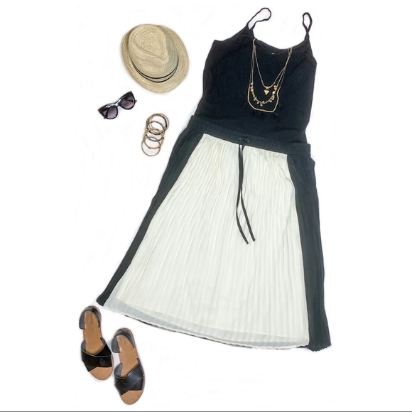 NWT PopSugar Black & Cream Pleated Midi Skirt 1X - Picture 1 of 8